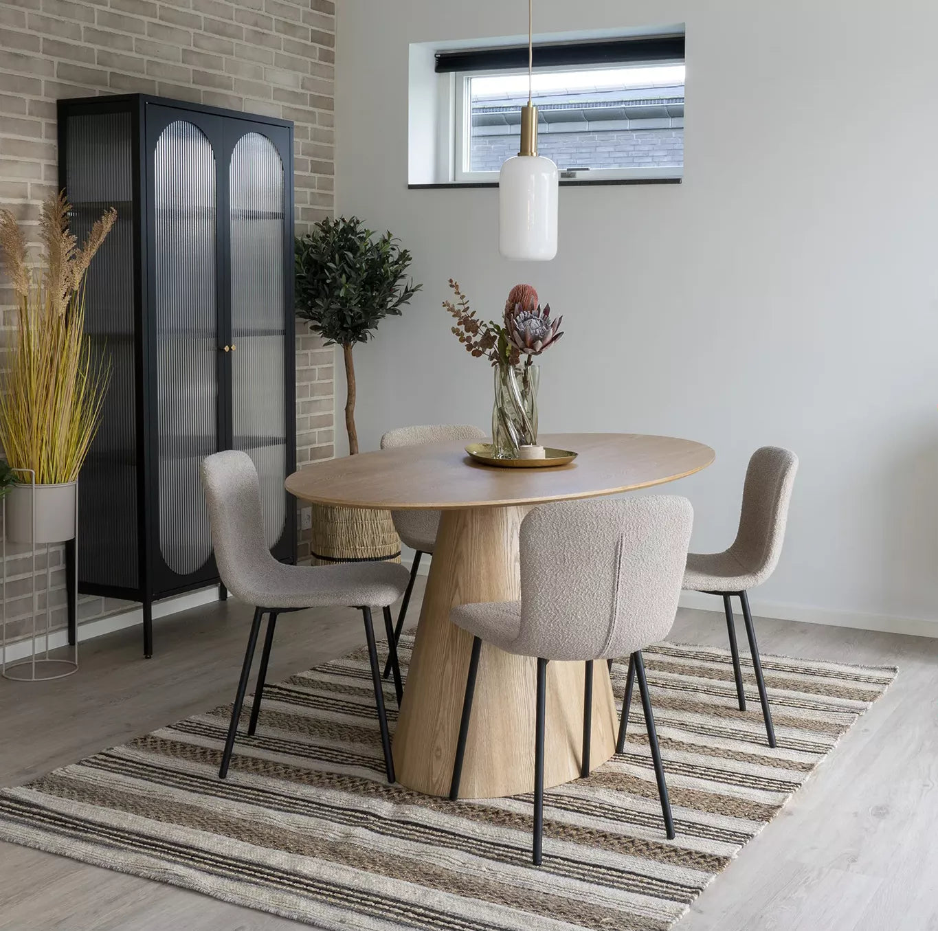 Bolton Matbord 160cm